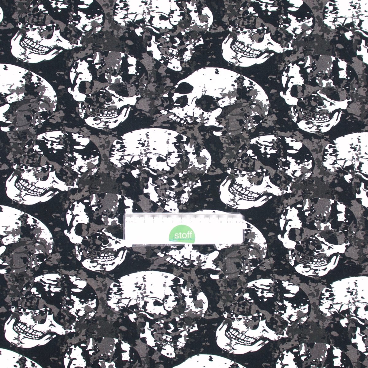 French Terry – Black & White Skulls Totenkopf